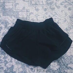 Lululemon Hotty Hot Shorts 2.5